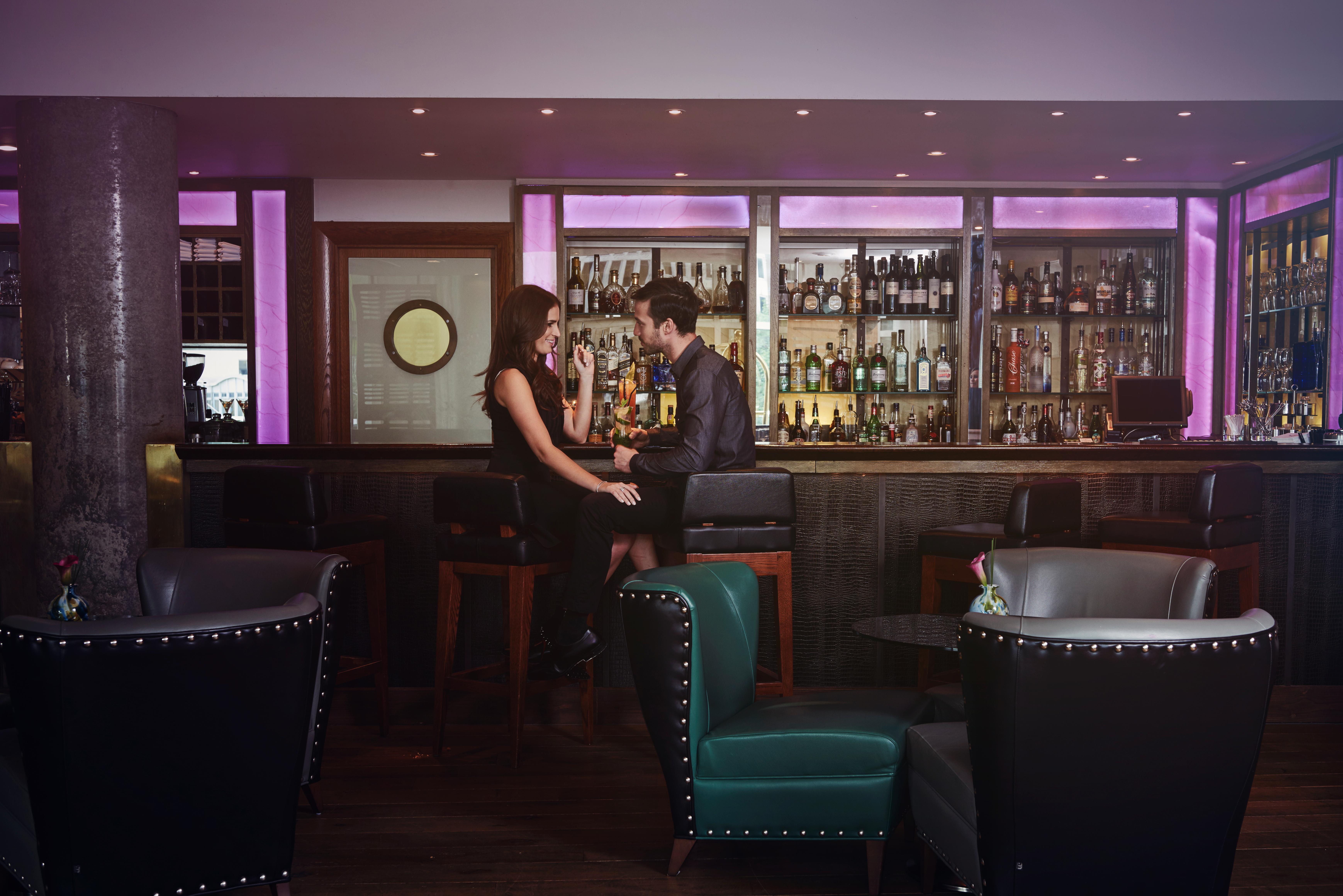 The Lowry Hotel Manchester Esterno foto The bar at the hotel