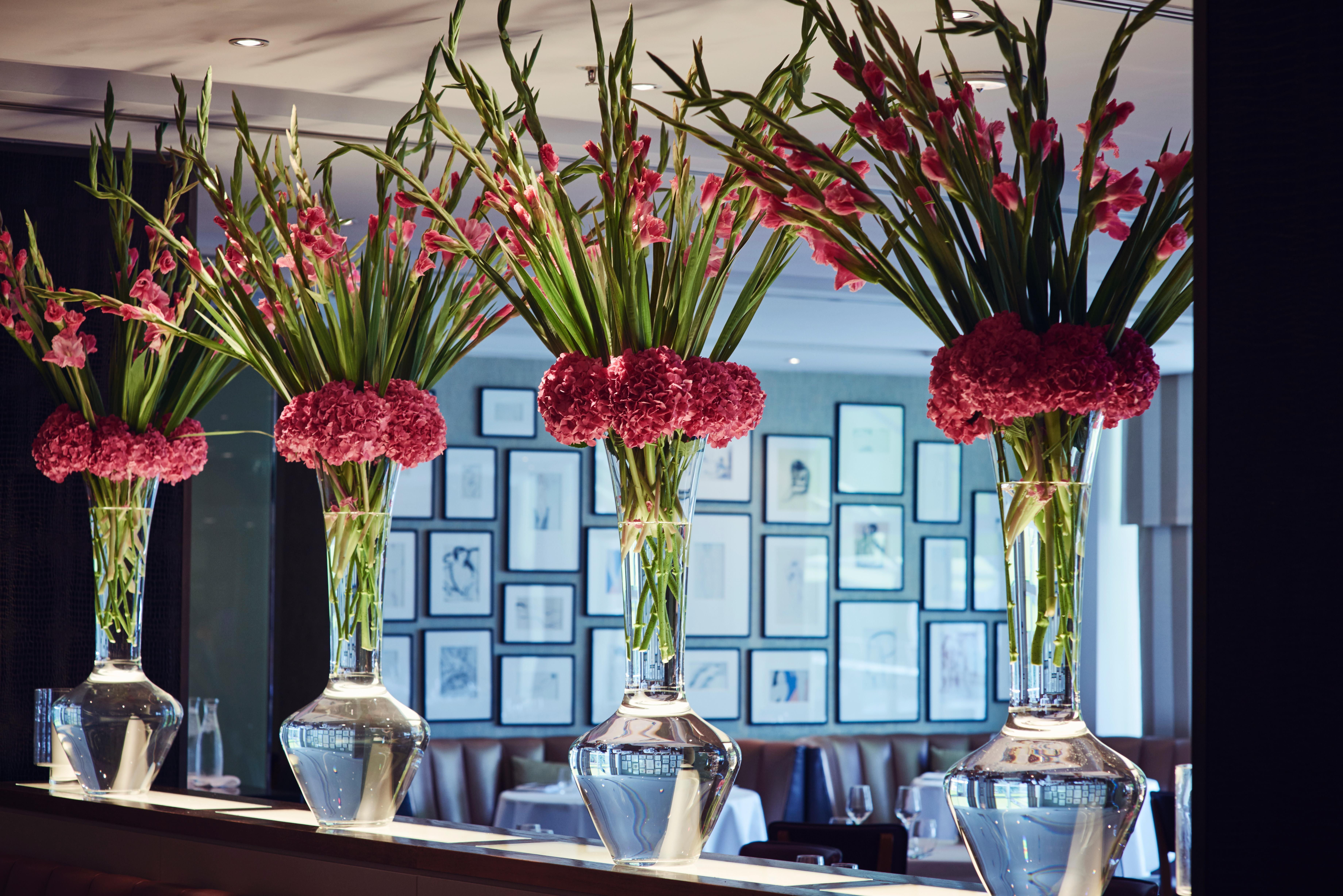 The Lowry Hotel Manchester Esterno foto Flower arrangement at the Four Seasons Hotel, London