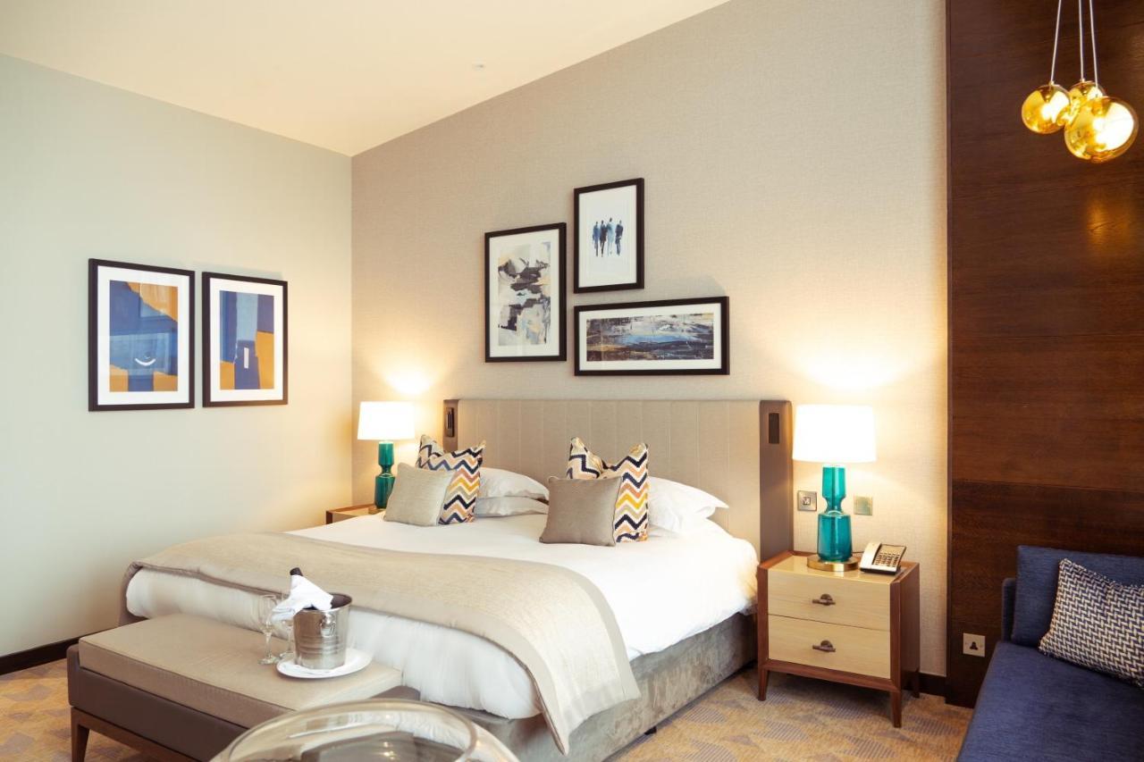 The Lowry Hotel Manchester Esterno foto A bedroom at the hotel