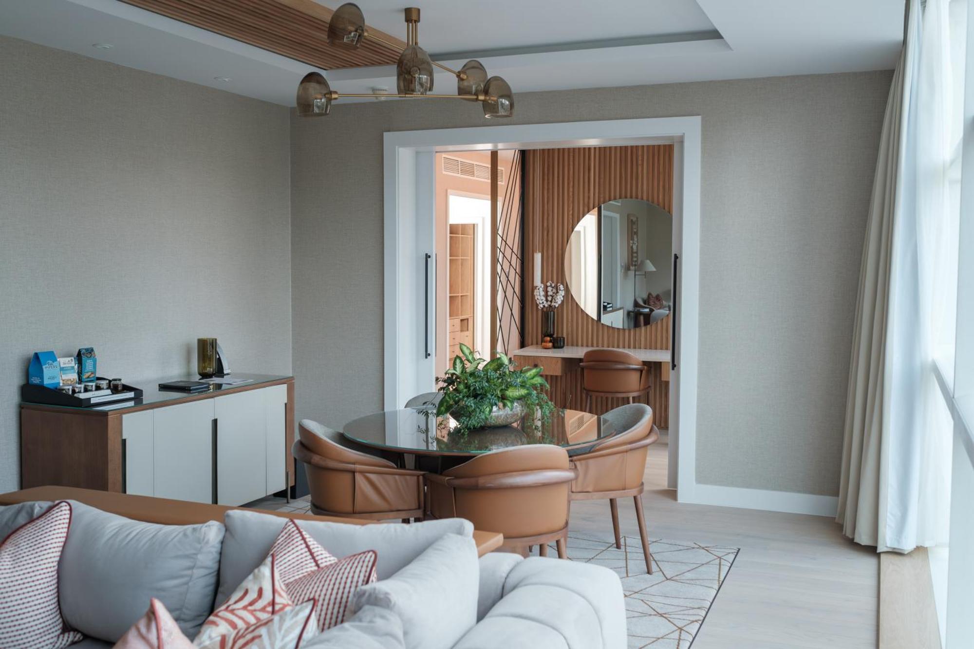 The Lowry Hotel Manchester Esterno foto A suite at the Ritz-Carlton, DIFC