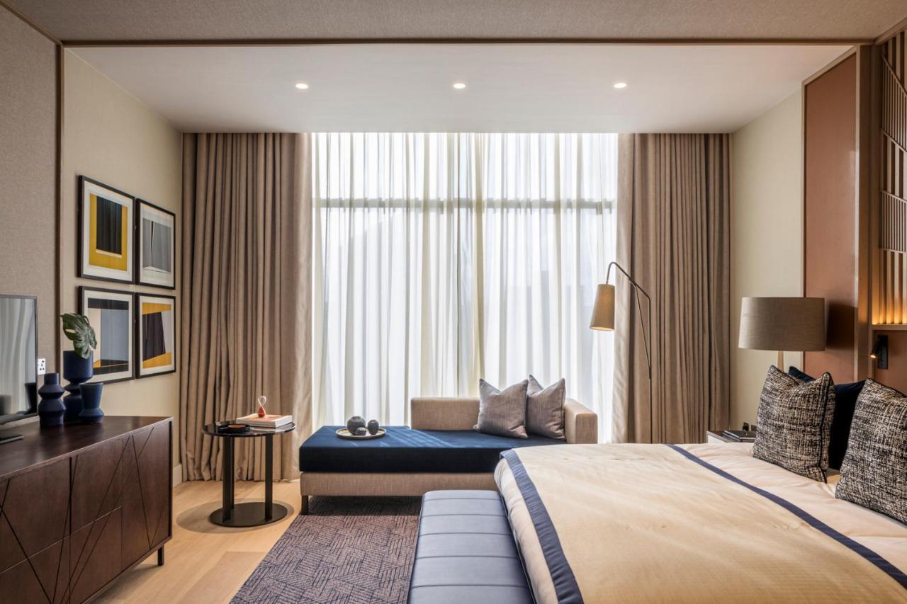 The Lowry Hotel Manchester Esterno foto A bedroom at The Hari